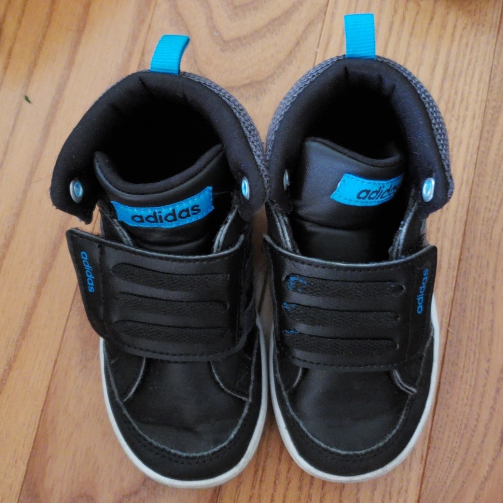 Adidas Toddler velcro sneaker- sz 8K